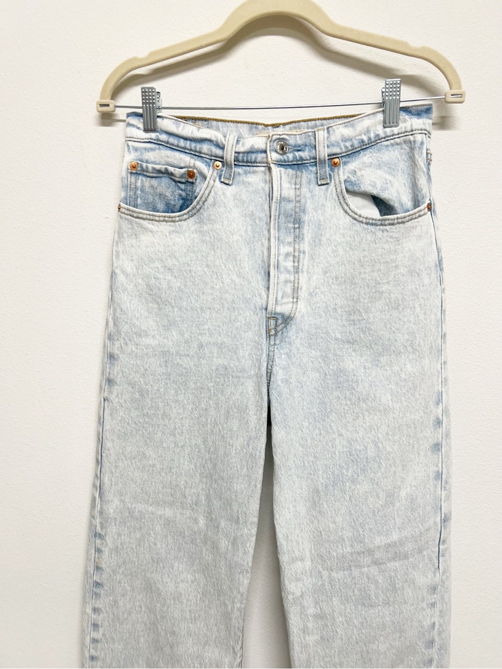 Levis Womens Classic Light Wash Ribcage Straight Leg Ankle Denim Jeans Size 28 - Picture 2 of 13